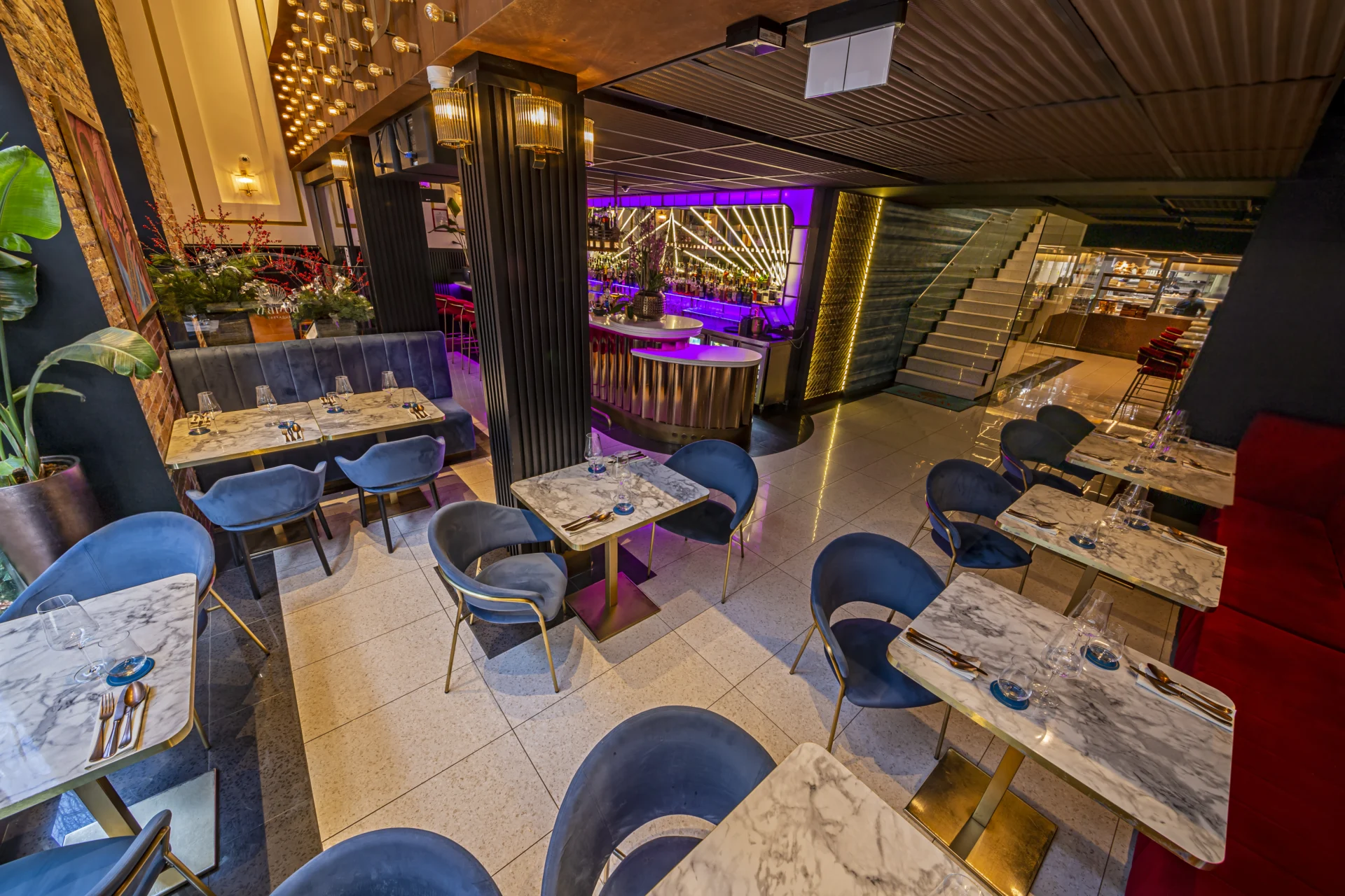 The dining room with the bar counter in the background
